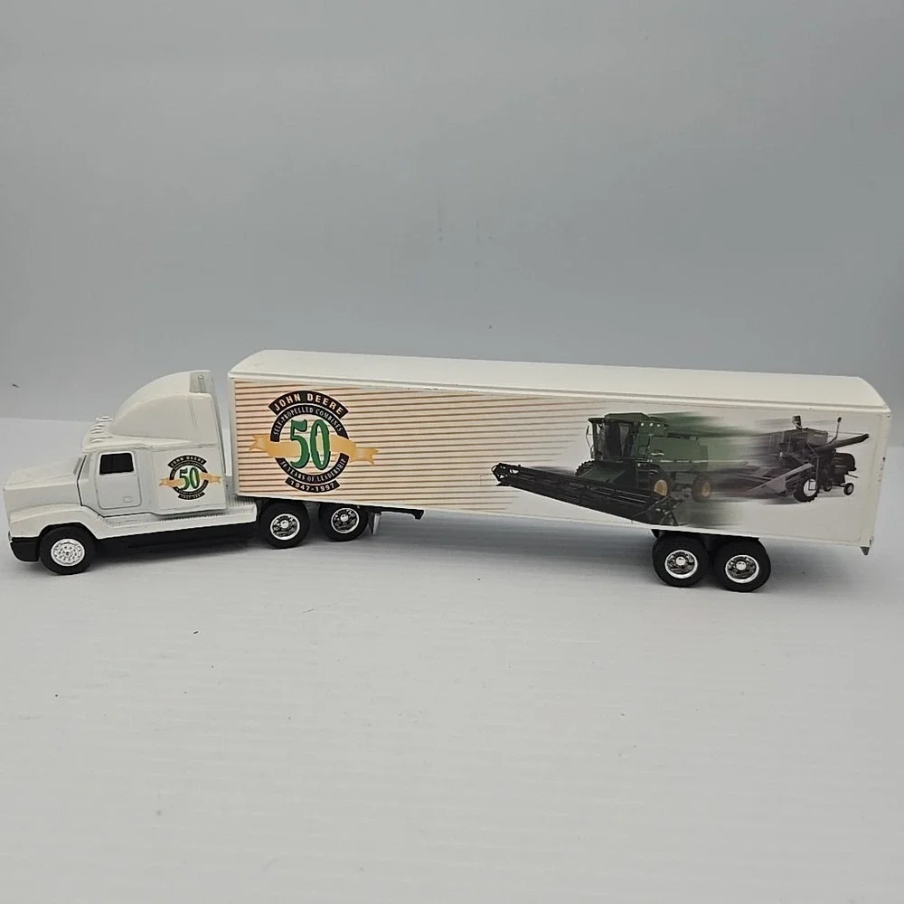 1/64 John Deere Self-Propelled Combines‎ 50Th Anniv. Tractor & Trailer